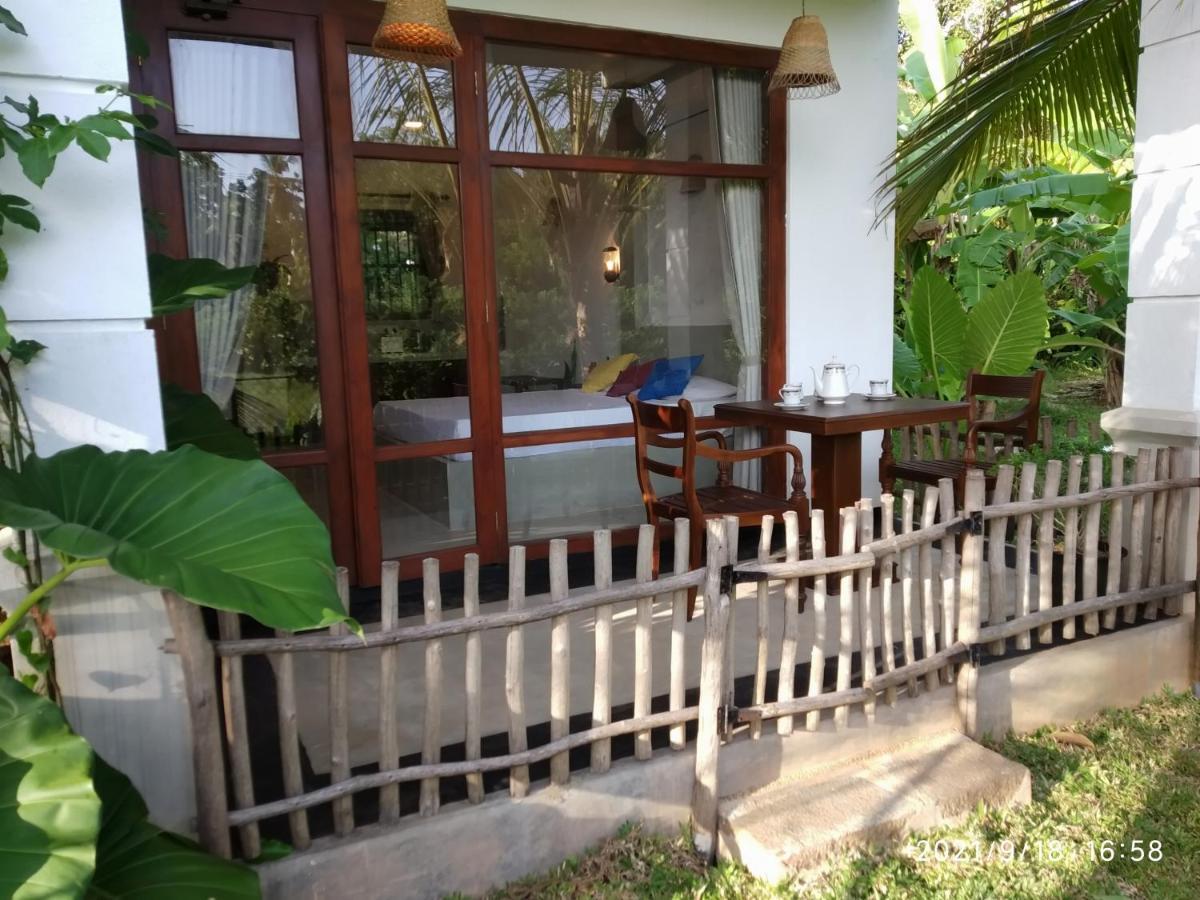 Guruwaththa Eco Lodge Hikkaduwa Exterior photo
