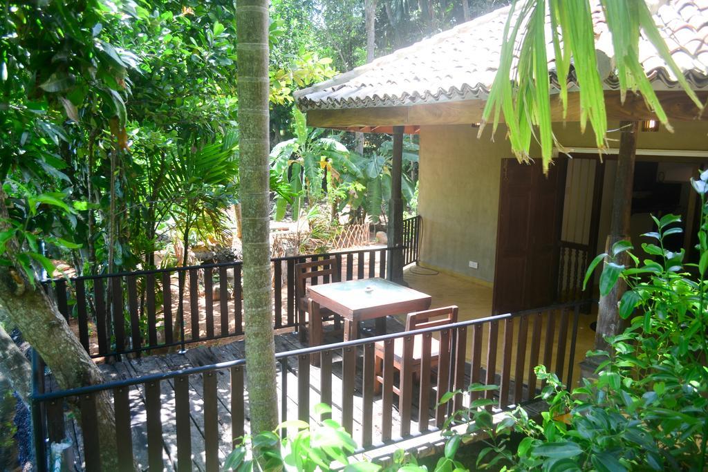 Guruwaththa Eco Lodge Hikkaduwa Exterior photo