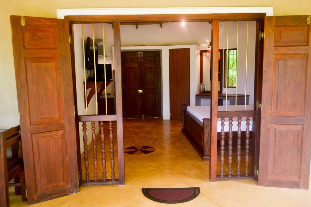 Guruwaththa Eco Lodge Hikkaduwa Exterior photo