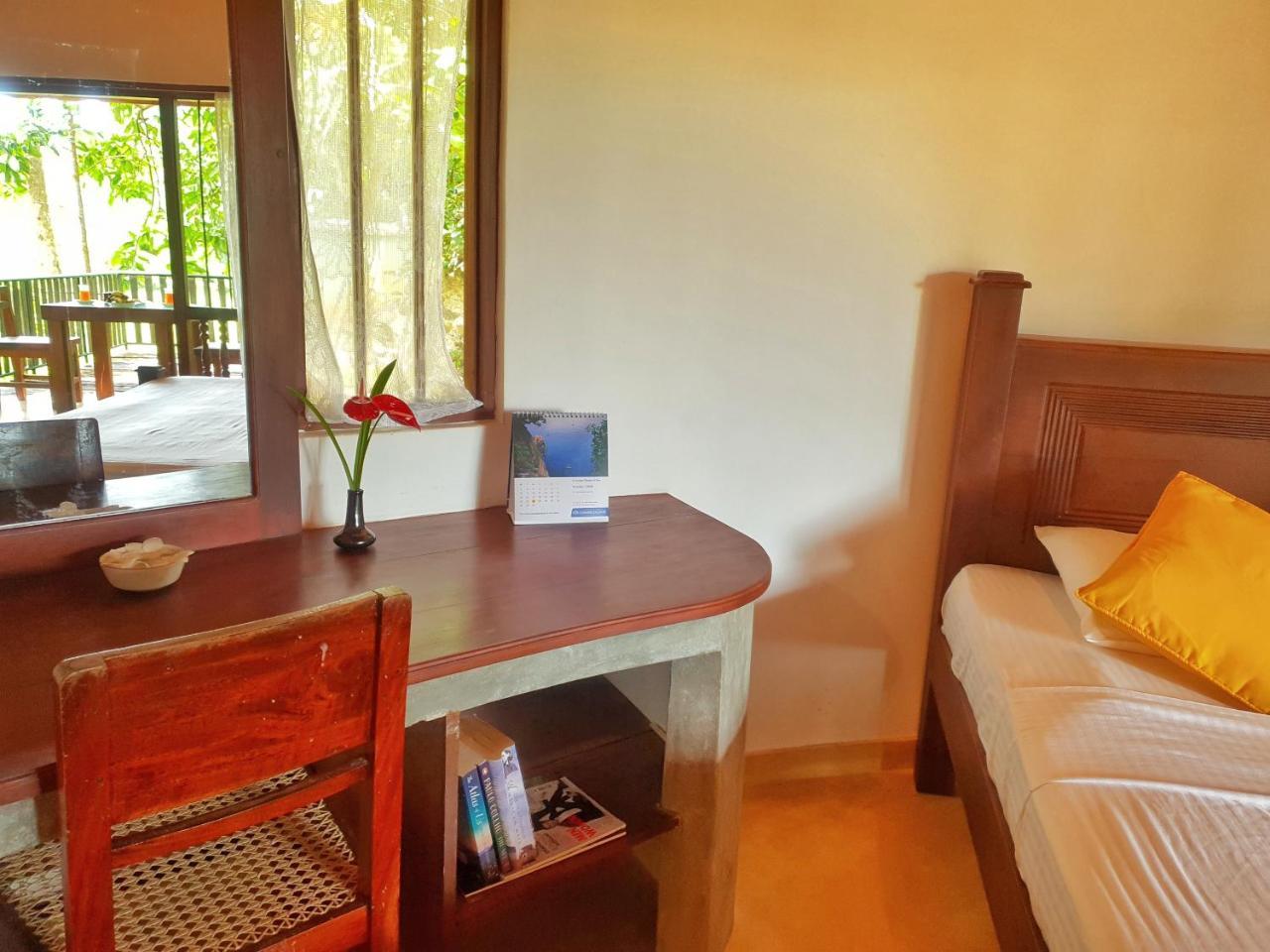 Guruwaththa Eco Lodge Hikkaduwa Exterior photo